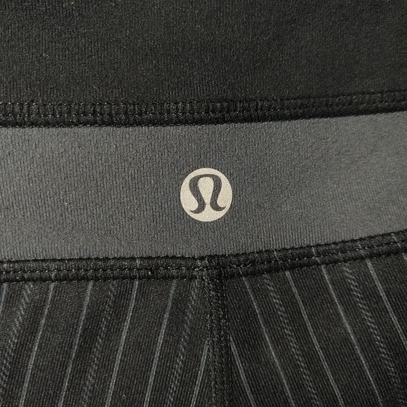 Lululemon Grove Cropped Pants Striped 6 Black Gray - Picture 3 of 5